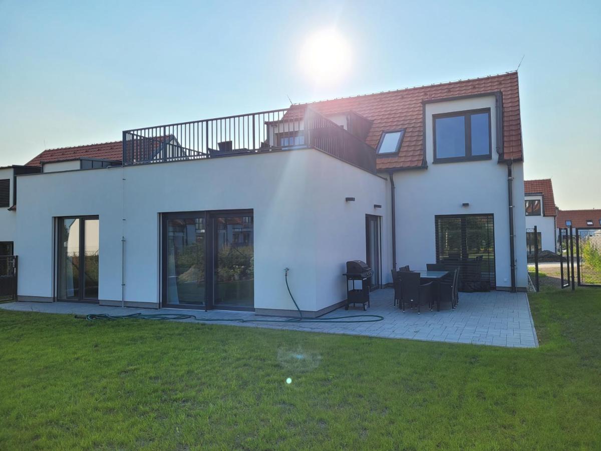 Zamek Na Dlani Mikulov Apartment Exterior photo