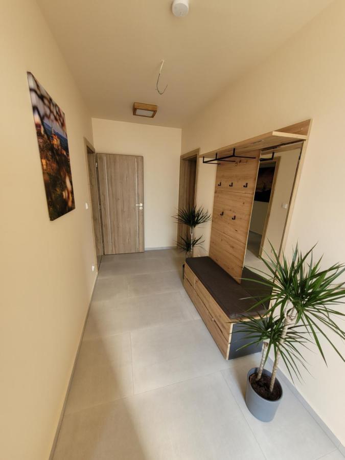 Zamek Na Dlani Mikulov Apartment Exterior photo
