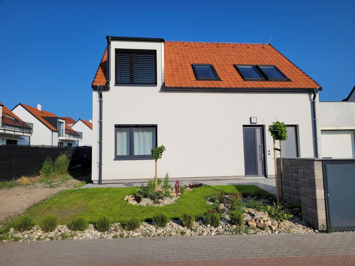 Zamek Na Dlani Mikulov Apartment Exterior photo